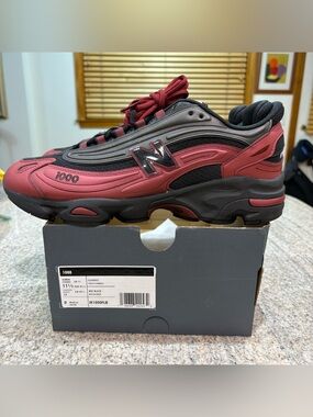 Brand new never worn New Balance 1000 Men’s Sneakers in Maroon/Black. Size 11.5